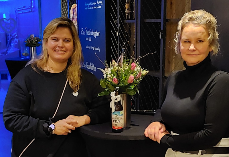 v.l. 1. Vorsitzende Wentje Wegner, Arbeitskreis Segeberg, und Sabrina Lutz von der HWK Lübeck